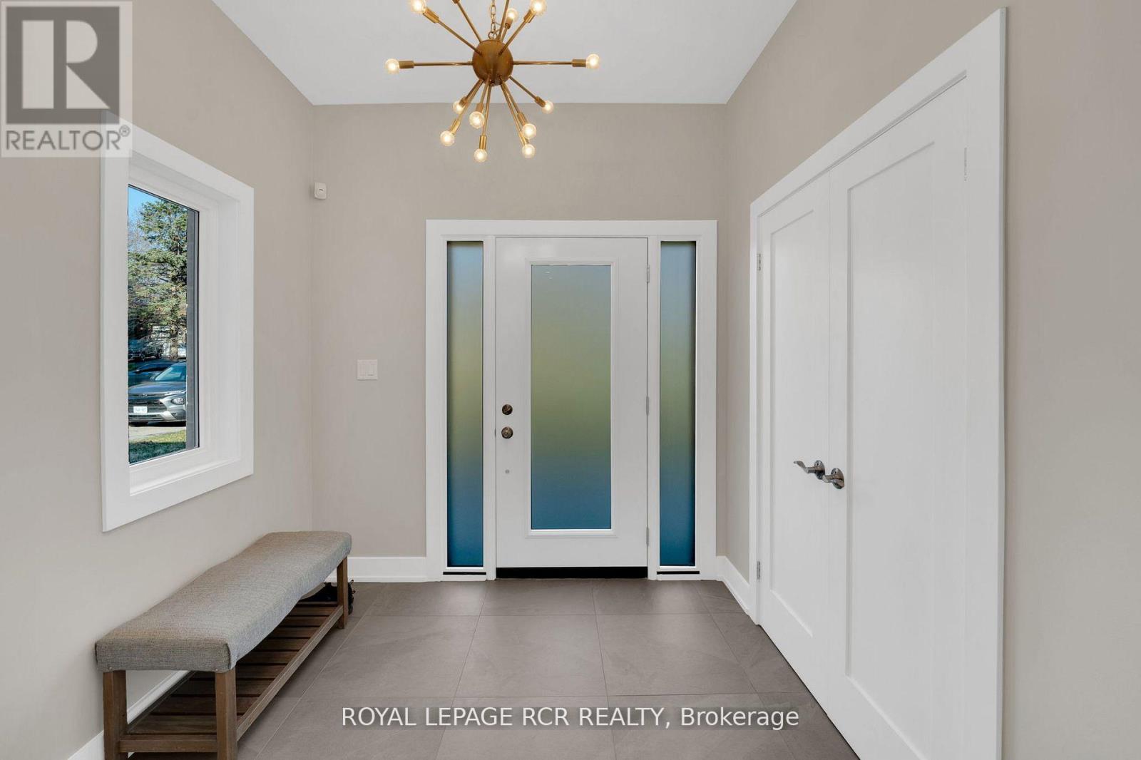 8 Cook Drive, King, Ontario  L7B 0E5 - Photo 7 - N12499386