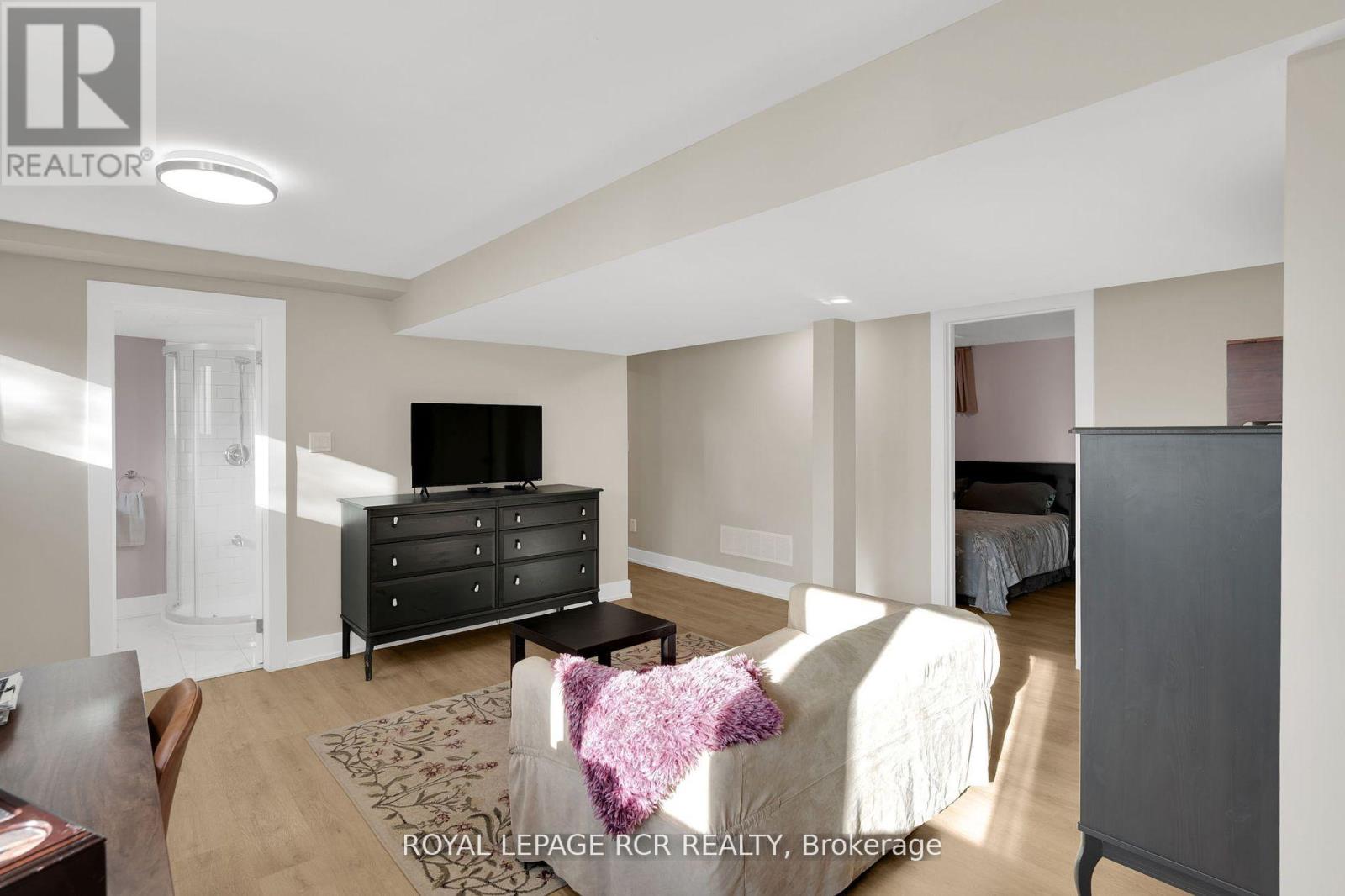 8 Cook Drive, King, Ontario  L7B 0E5 - Photo 9 - N12499386