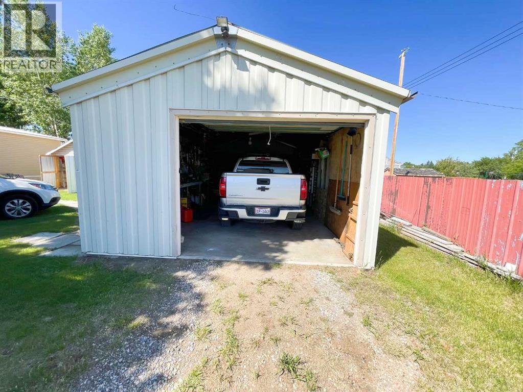 331 Armstrong Street, Carmangay, Alberta  T0L 0N0 - Photo 25 - A2268129