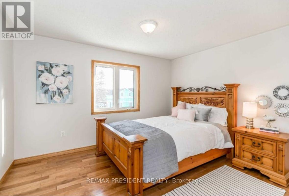 34 Mcfaul Street, Caledon, Ontario  L7K 0Z7 - Photo 4 - W12497148