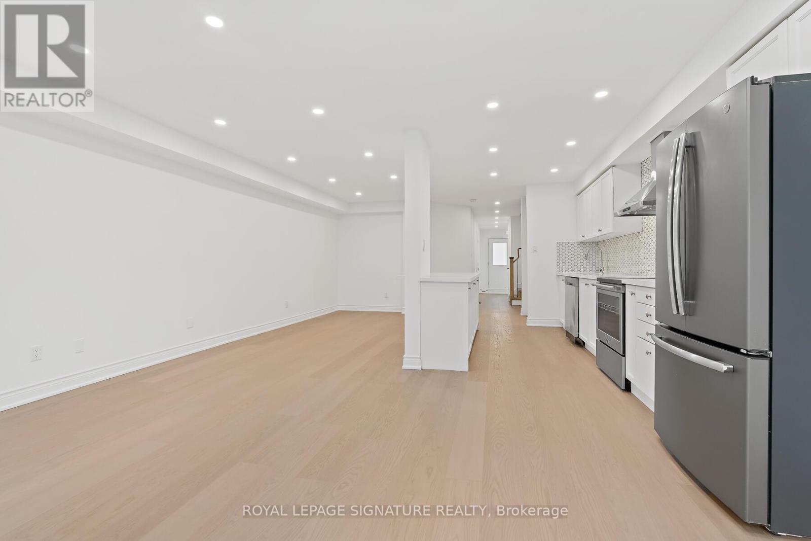 1130 Westview Terrace, Oakville, Ontario  L6M 3M1 - Photo 14 - W12499354