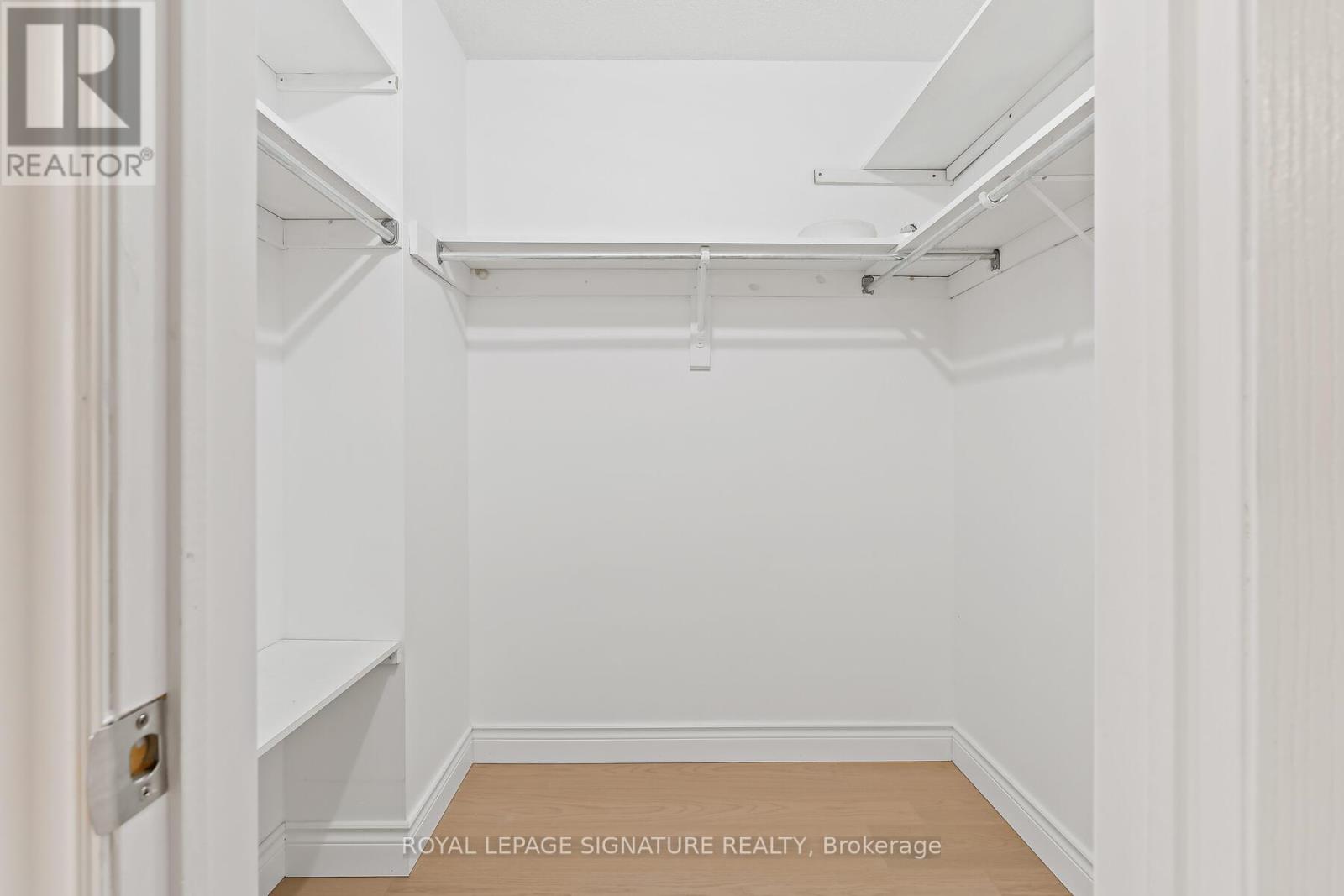 1130 Westview Terrace, Oakville, Ontario  L6M 3M1 - Photo 21 - W12499354