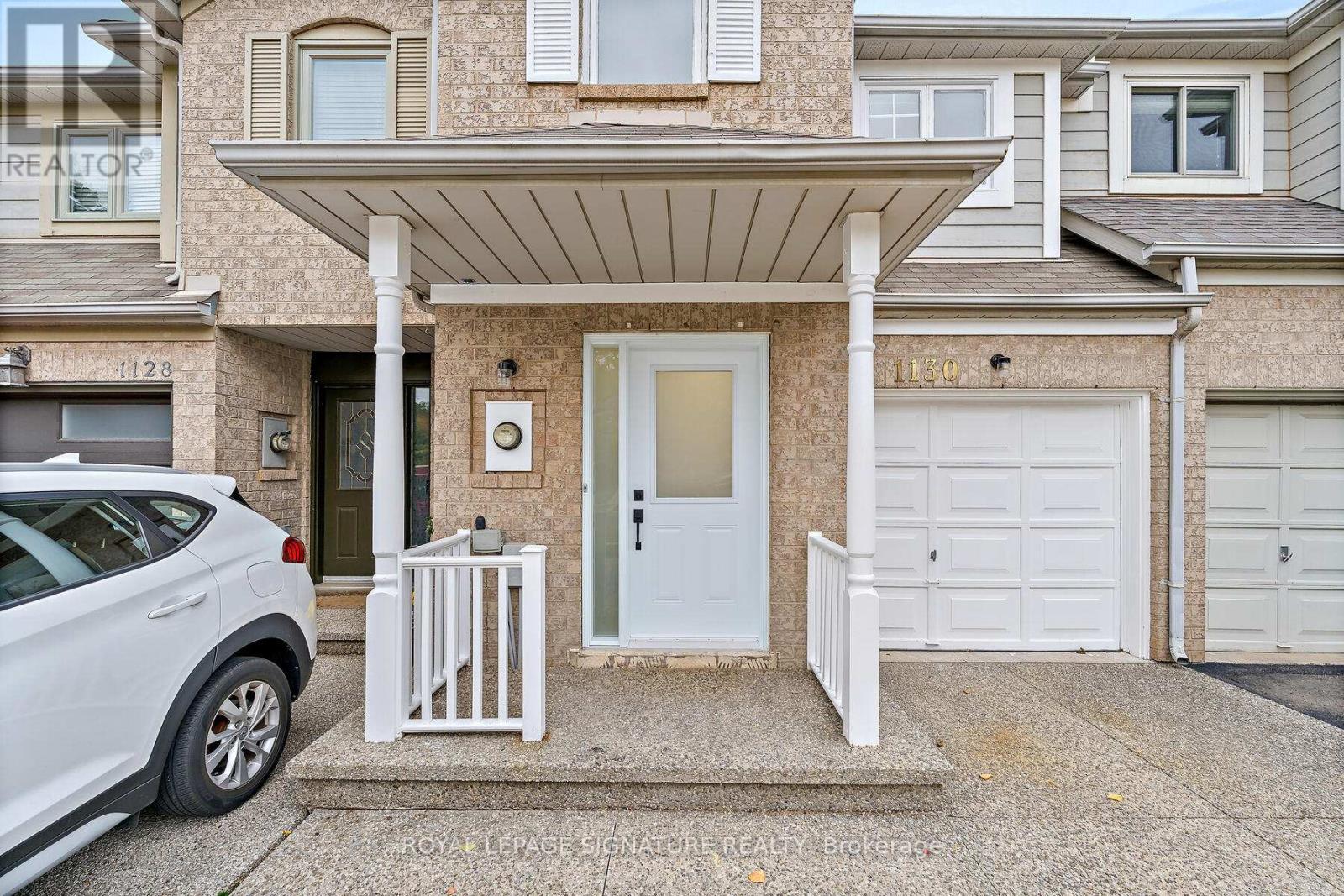 1130 Westview Terrace, Oakville, Ontario  L6M 3M1 - Photo 3 - W12499354