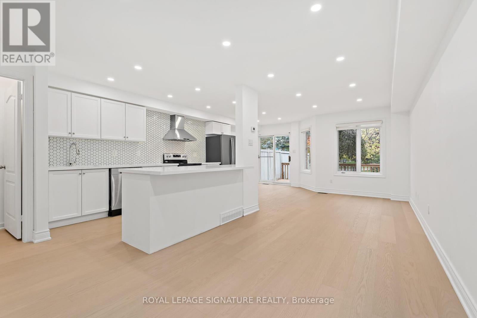 1130 Westview Terrace, Oakville, Ontario  L6M 3M1 - Photo 12 - W12499358