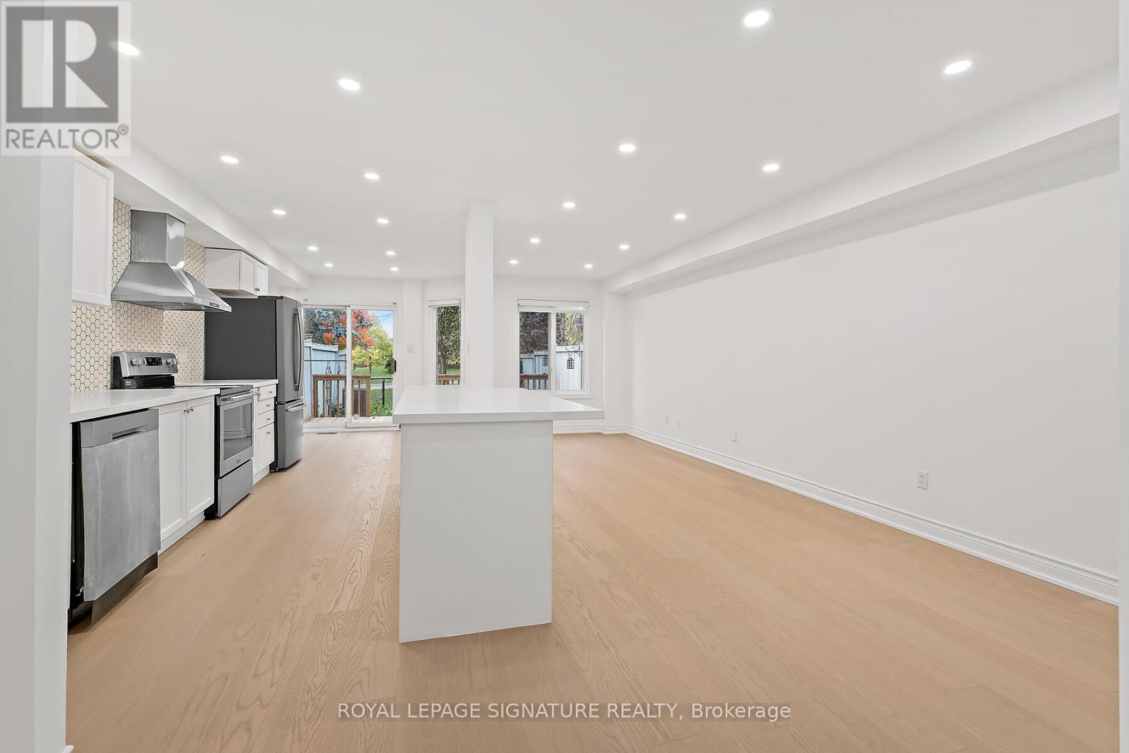 1130 Westview Terrace, Oakville, Ontario  L6M 3M1 - Photo 6 - W12499358