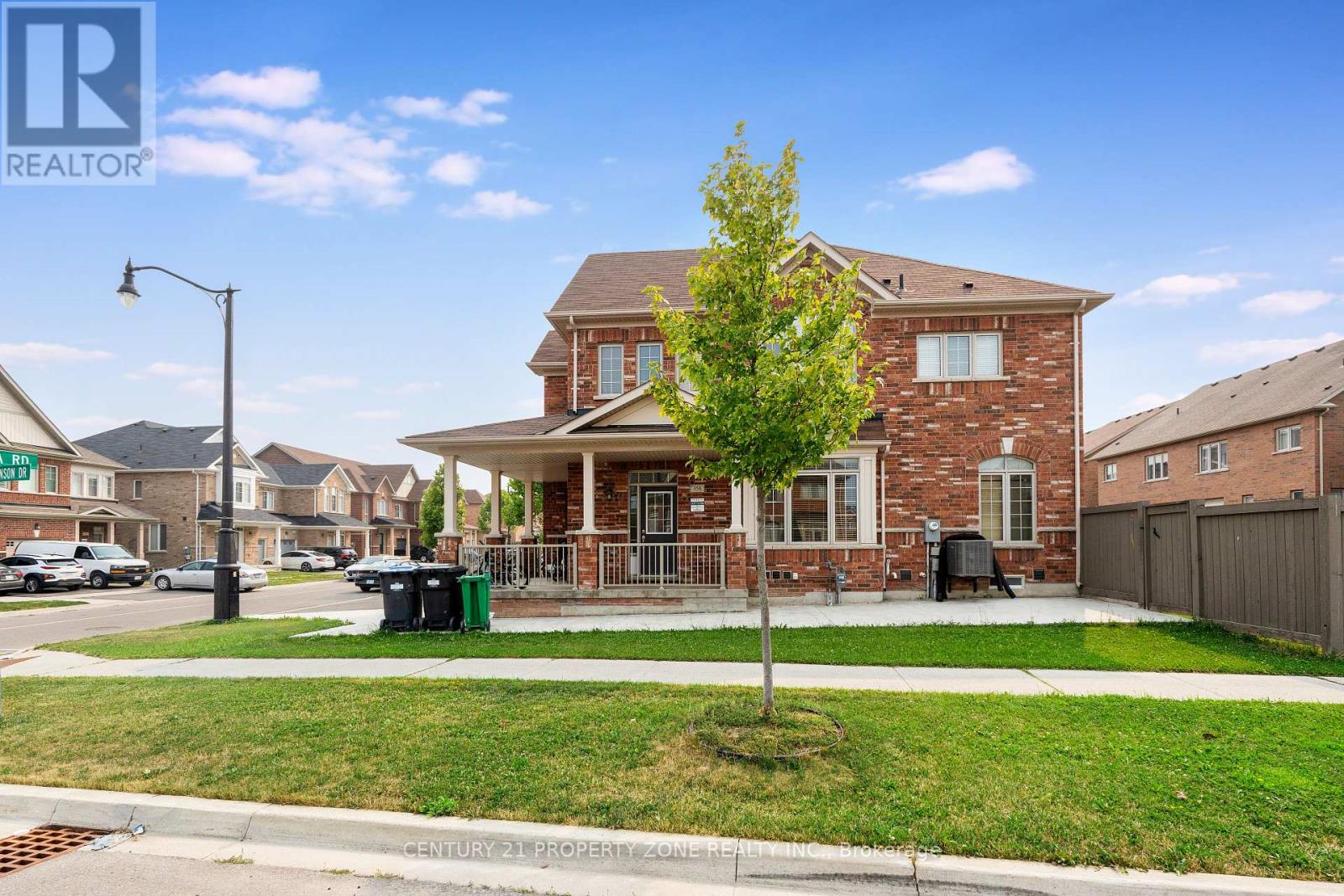 358 Robert Parkinson Drive, Brampton, Ontario  L7A 4C5 - Photo 4 - W12499372