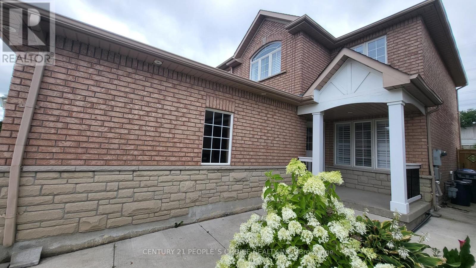 7598 Black Walnut Trail, Mississauga, Ontario  L5N 8A7 - Photo 3 - W12499402