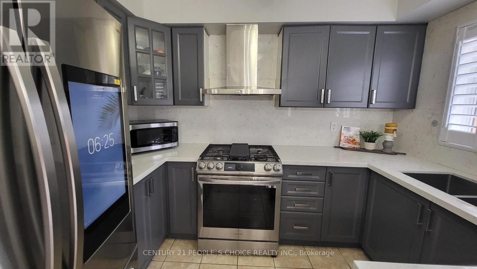 7598 Black Walnut Trail, Mississauga, Ontario  L5N 8A7 - Photo 8 - W12499402