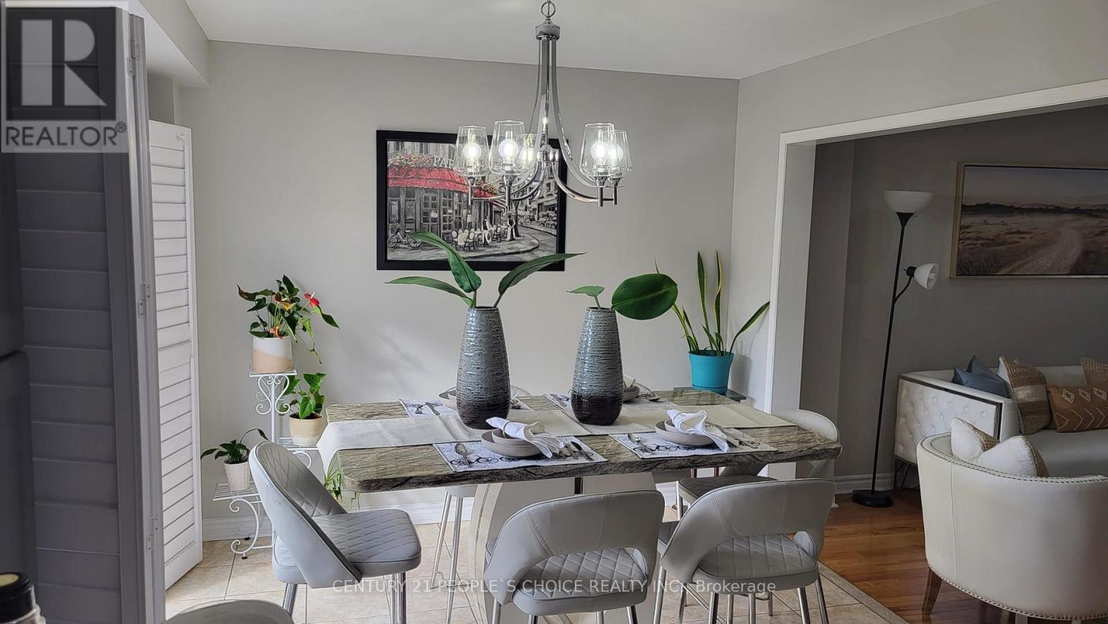 7598 Black Walnut Trail, Mississauga, Ontario  L5N 8A7 - Photo 9 - W12499402