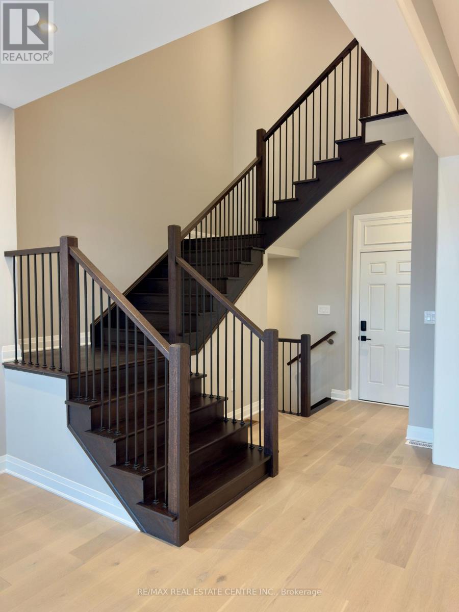 1216 Onyx Trail, Oakville, Ontario  L6H 7G1 - Photo 14 - W12499434