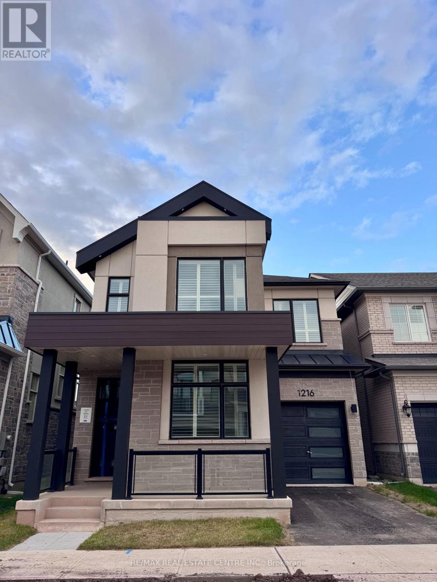 1216 Onyx Trail, Oakville, Ontario  L6H 7G1 - Photo 2 - W12499434