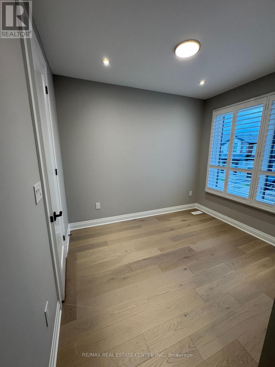 1216 Onyx Trail, Oakville, Ontario  L6H 7G1 - Photo 24 - W12499434