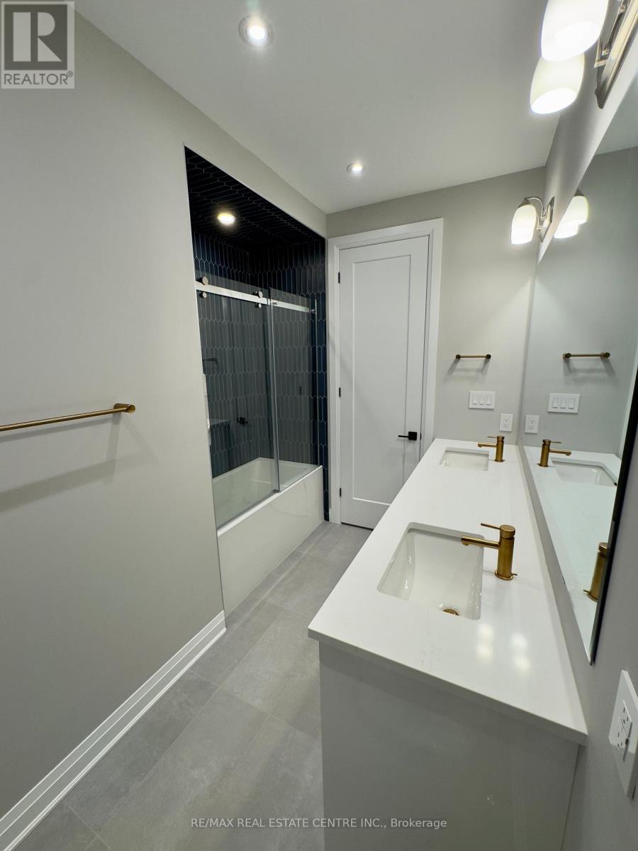 1216 Onyx Trail, Oakville, Ontario  L6H 7G1 - Photo 28 - W12499434