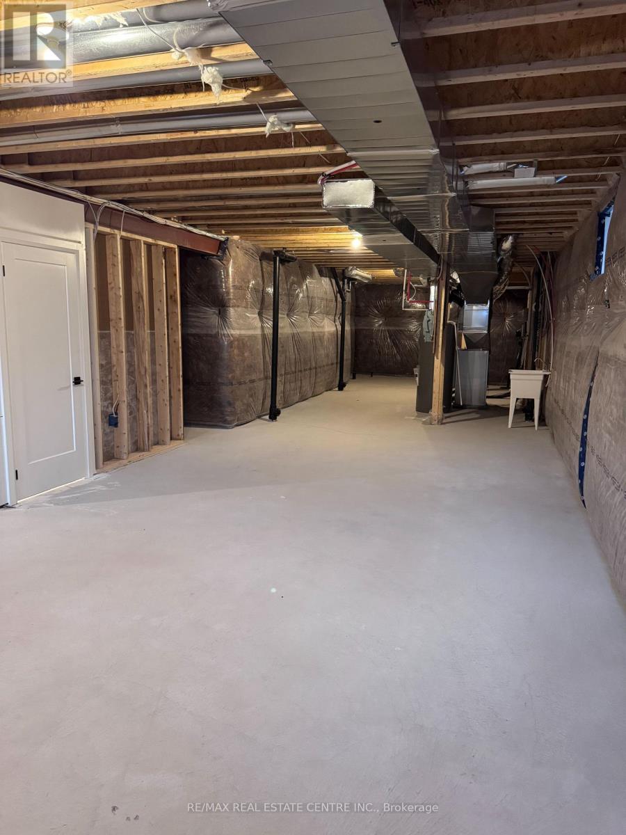 1216 Onyx Trail, Oakville, Ontario  L6H 7G1 - Photo 33 - W12499434