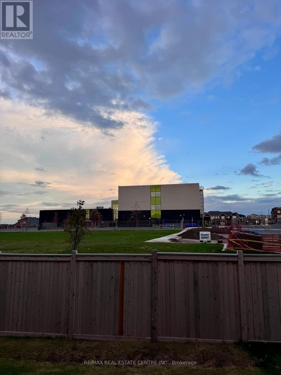 1216 Onyx Trail, Oakville, Ontario  L6H 7G1 - Photo 37 - W12499434