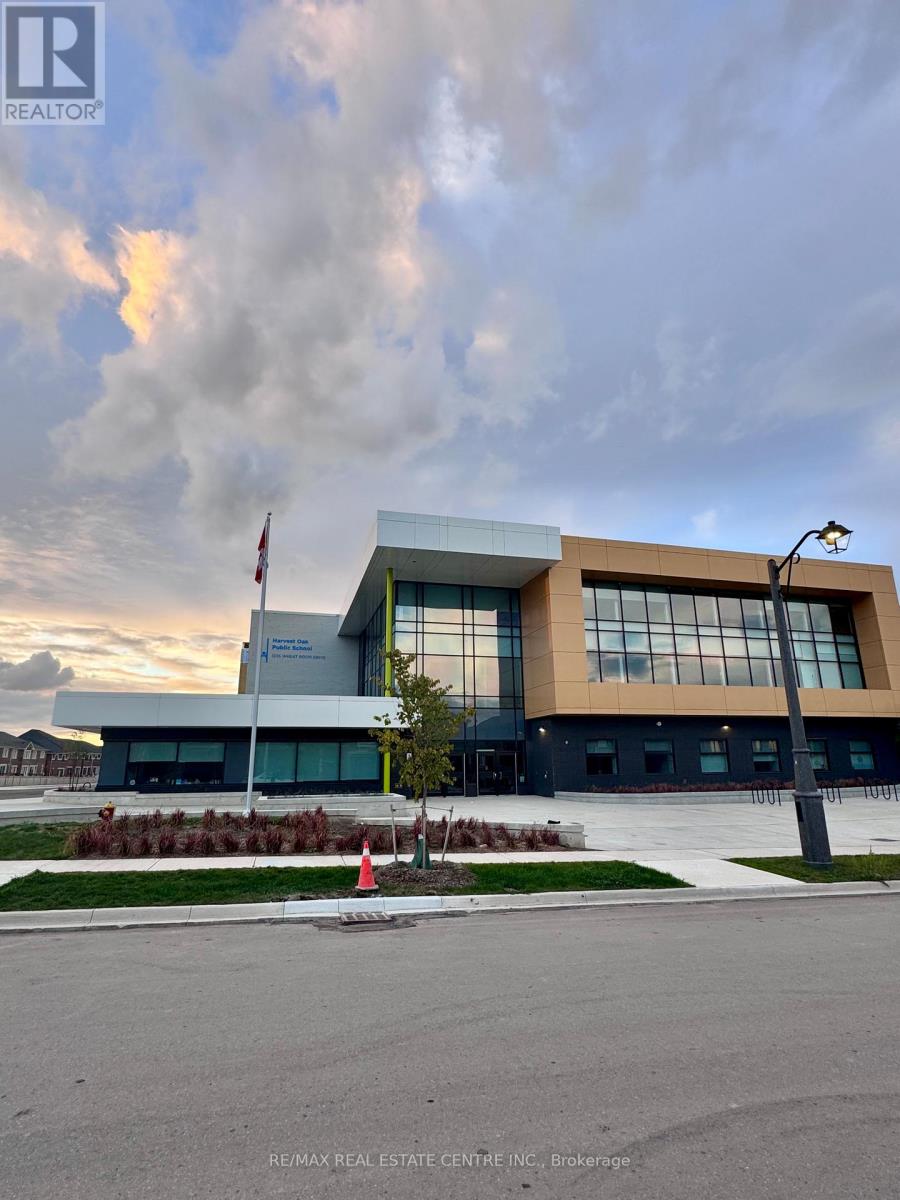 1216 Onyx Trail, Oakville, Ontario  L6H 7G1 - Photo 39 - W12499434