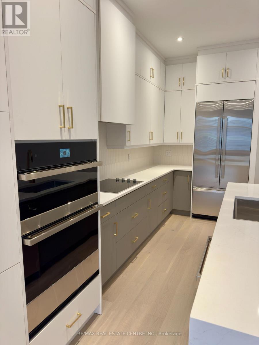 1216 Onyx Trail, Oakville, Ontario  L6H 7G1 - Photo 7 - W12499434