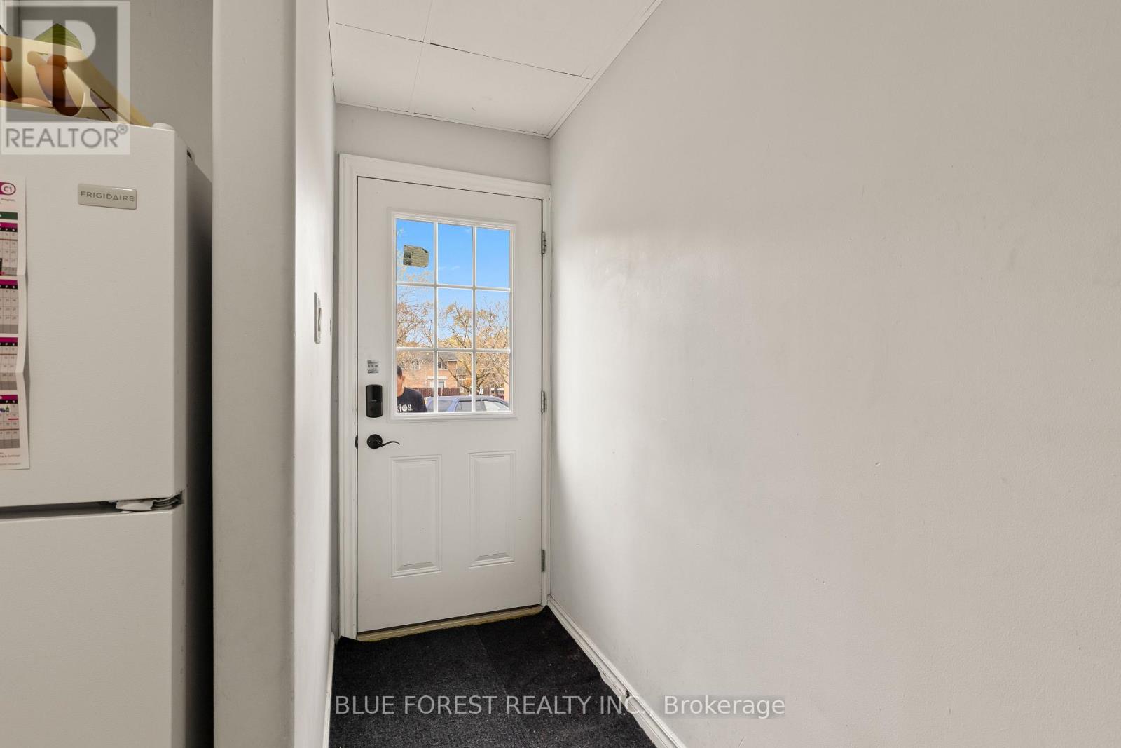 63 Arbour Glen Crescent, London East (East A), Ontario  N5Y 1Z9 - Photo 3 - X12499474