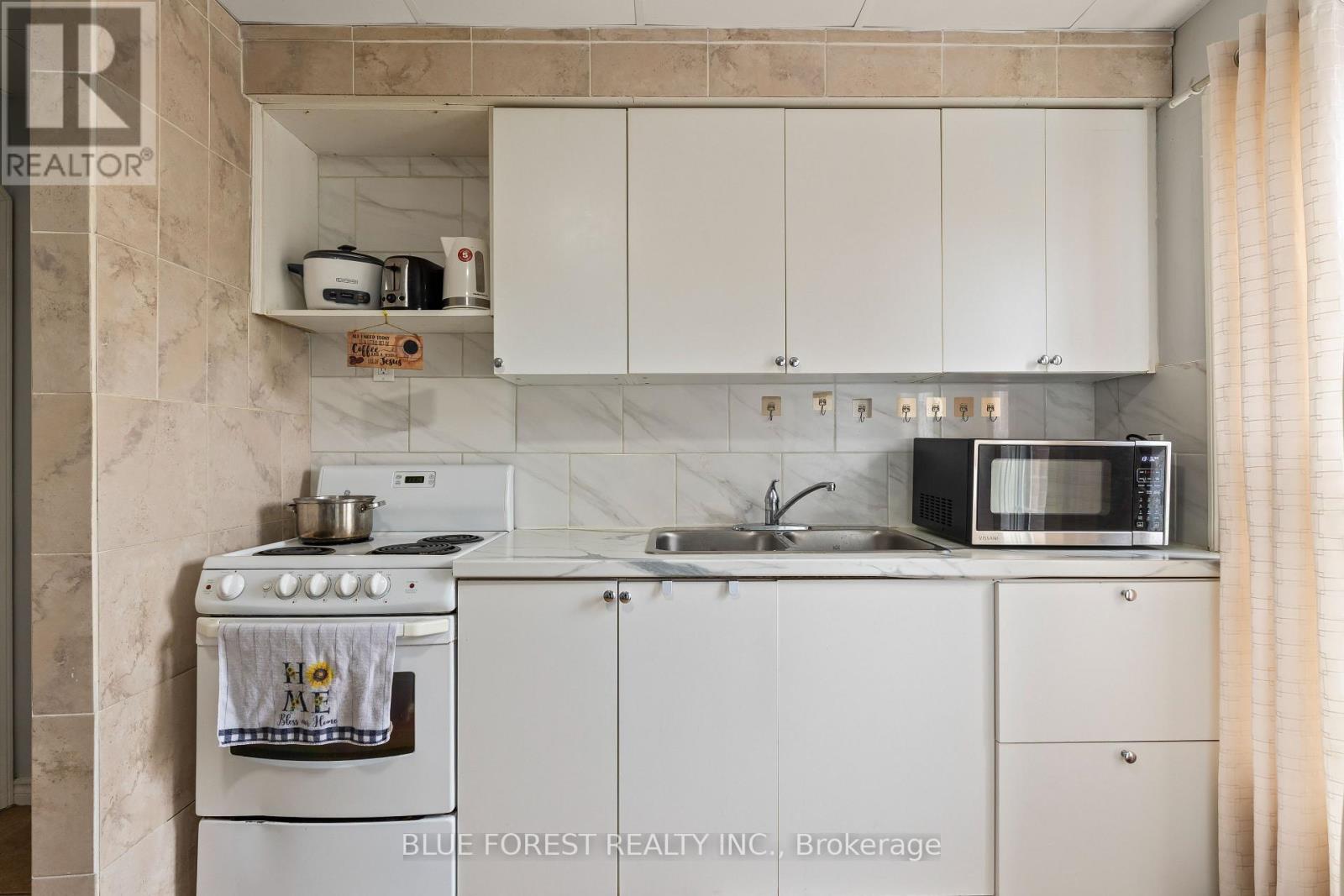 63 Arbour Glen Crescent, London East (East A), Ontario  N5Y 1Z9 - Photo 5 - X12499474