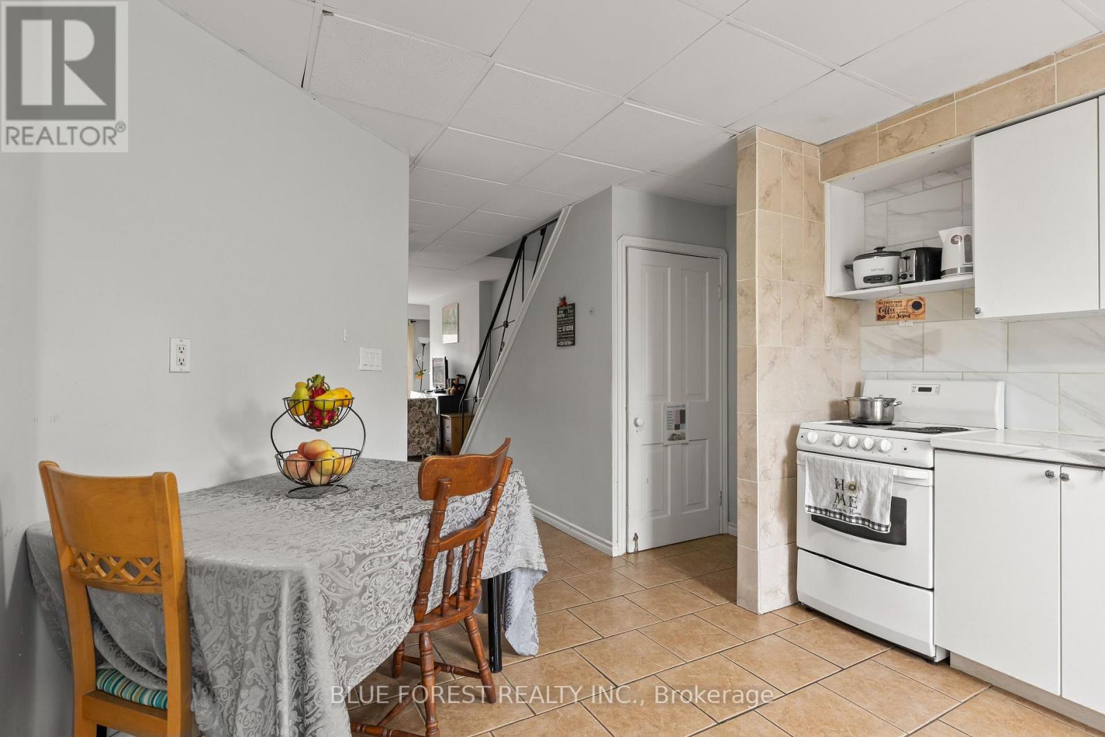 63 Arbour Glen Crescent, London East (East A), Ontario  N5Y 1Z9 - Photo 6 - X12499474