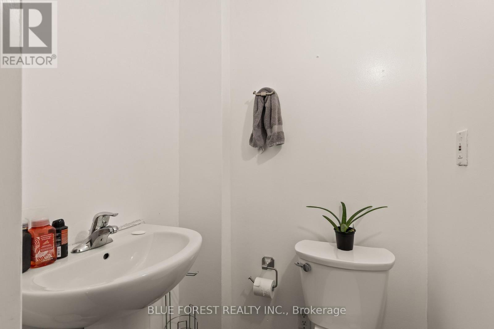 63 Arbour Glen Crescent, London East (East A), Ontario  N5Y 1Z9 - Photo 7 - X12499474