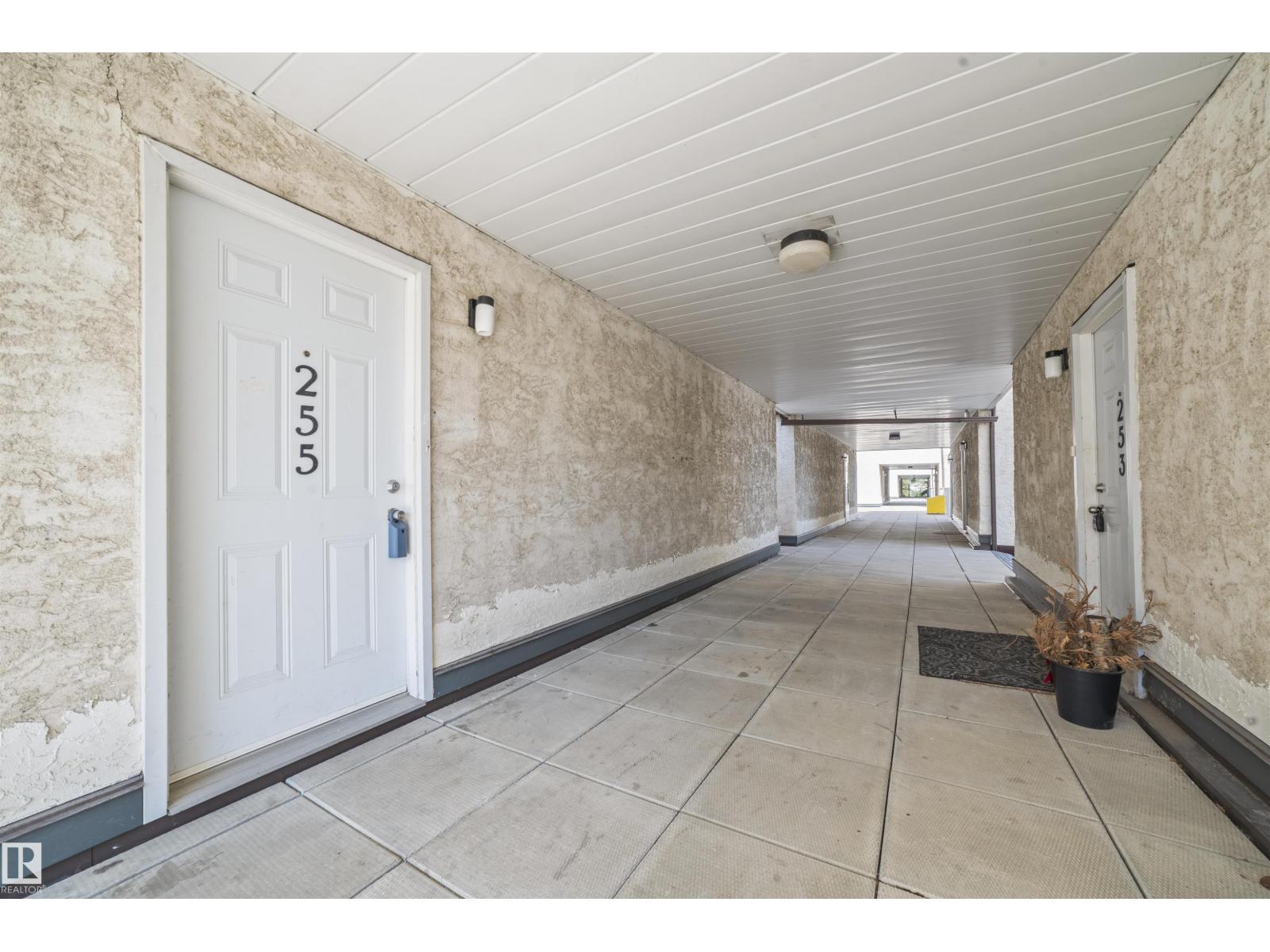 255 Lancaster Tc Nw, Edmonton, Alberta  T5X 5T6 - Photo 4 - E4464373