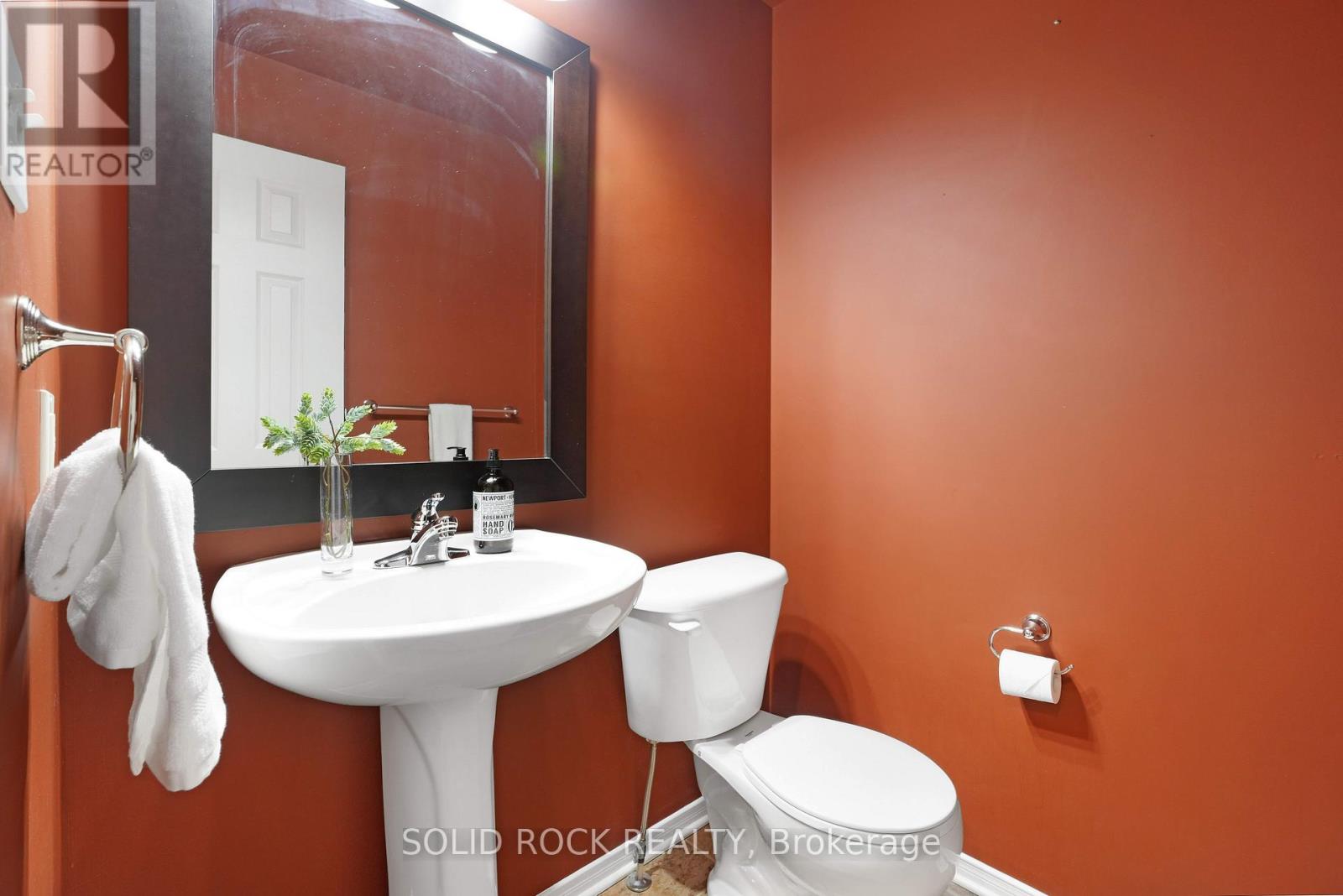 9 Stoneleigh Street, Ottawa, Ontario  K2G 7A2 - Photo 13 - X12499442