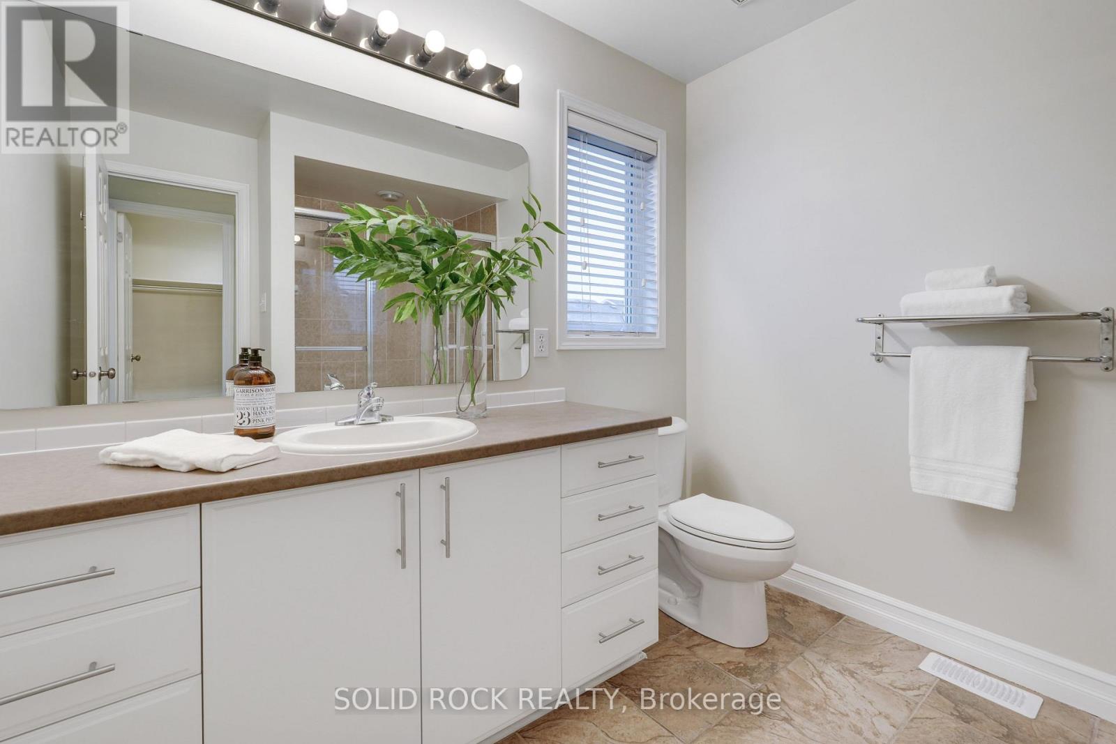 9 Stoneleigh Street, Ottawa, Ontario  K2G 7A2 - Photo 18 - X12499442