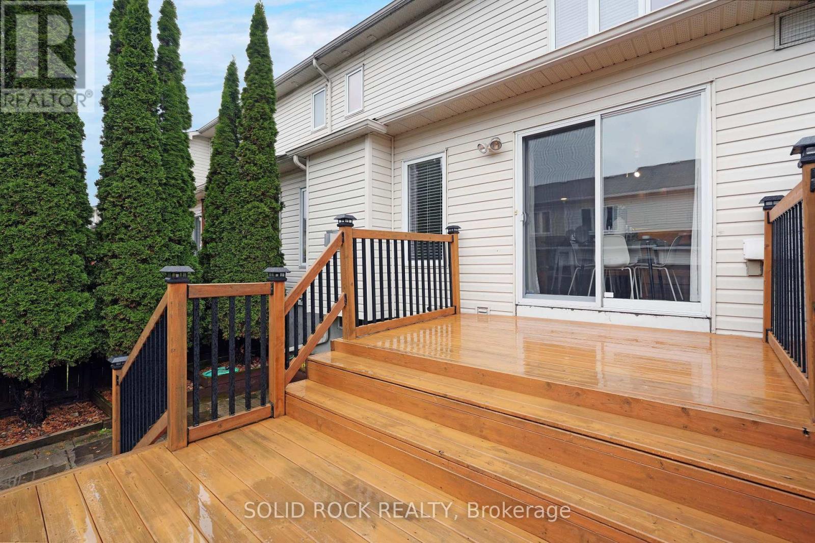 9 Stoneleigh Street, Ottawa, Ontario  K2G 7A2 - Photo 24 - X12499442