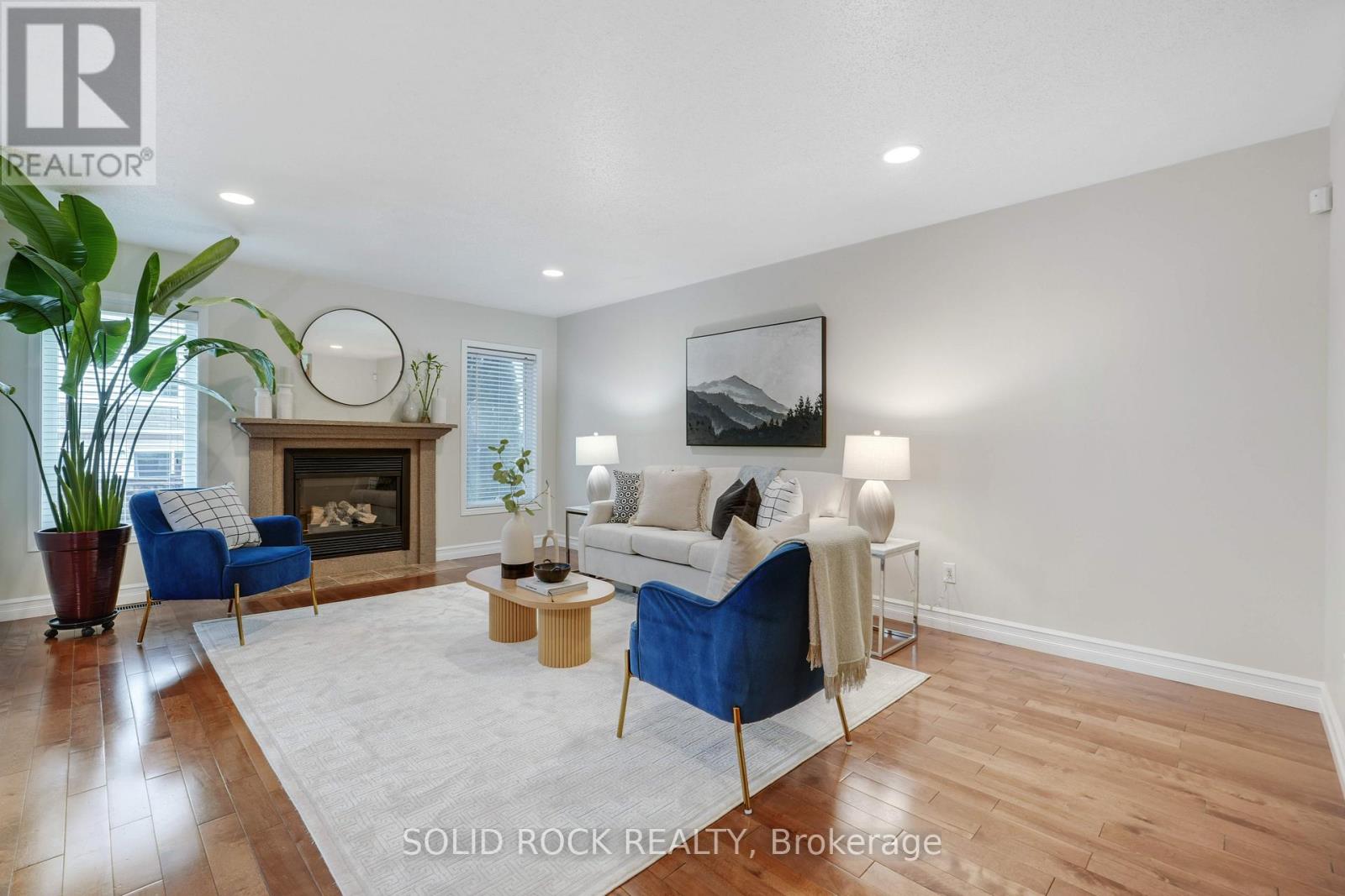 9 Stoneleigh Street, Ottawa, Ontario  K2G 7A2 - Photo 5 - X12499442