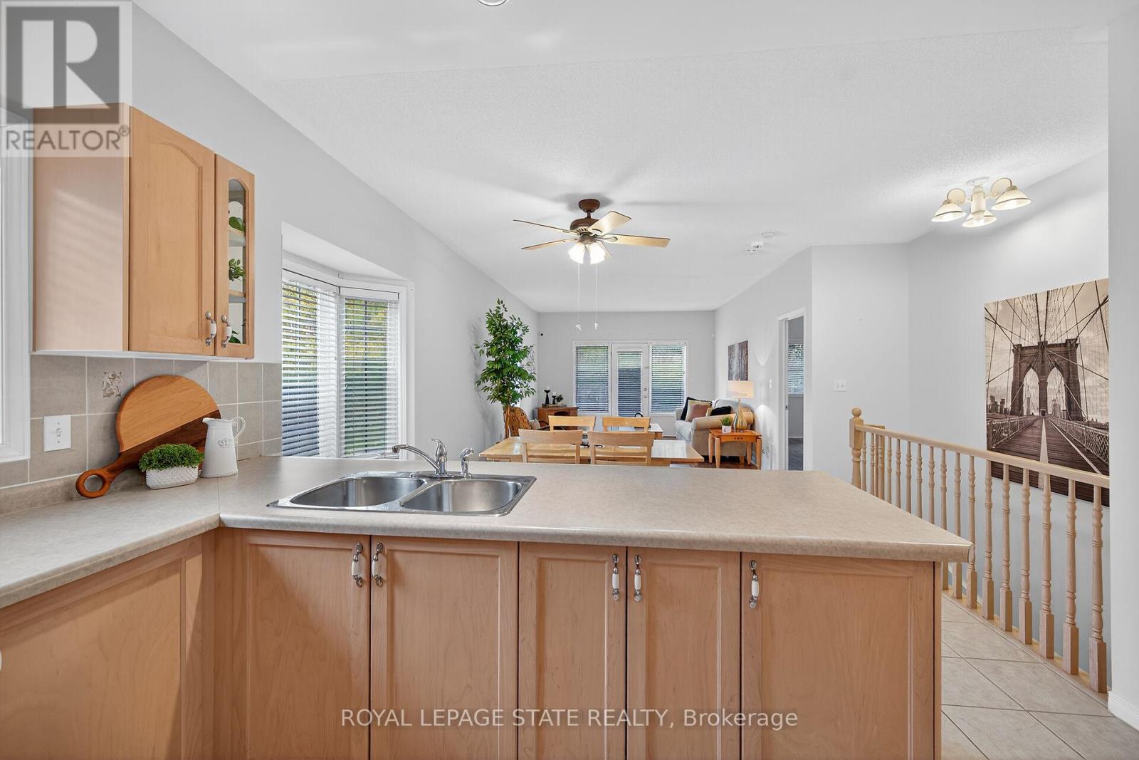 33 - 213 Nash Road S, Hamilton (Greenford), Ontario  L8K 6S2 - Photo 8 - X12499398