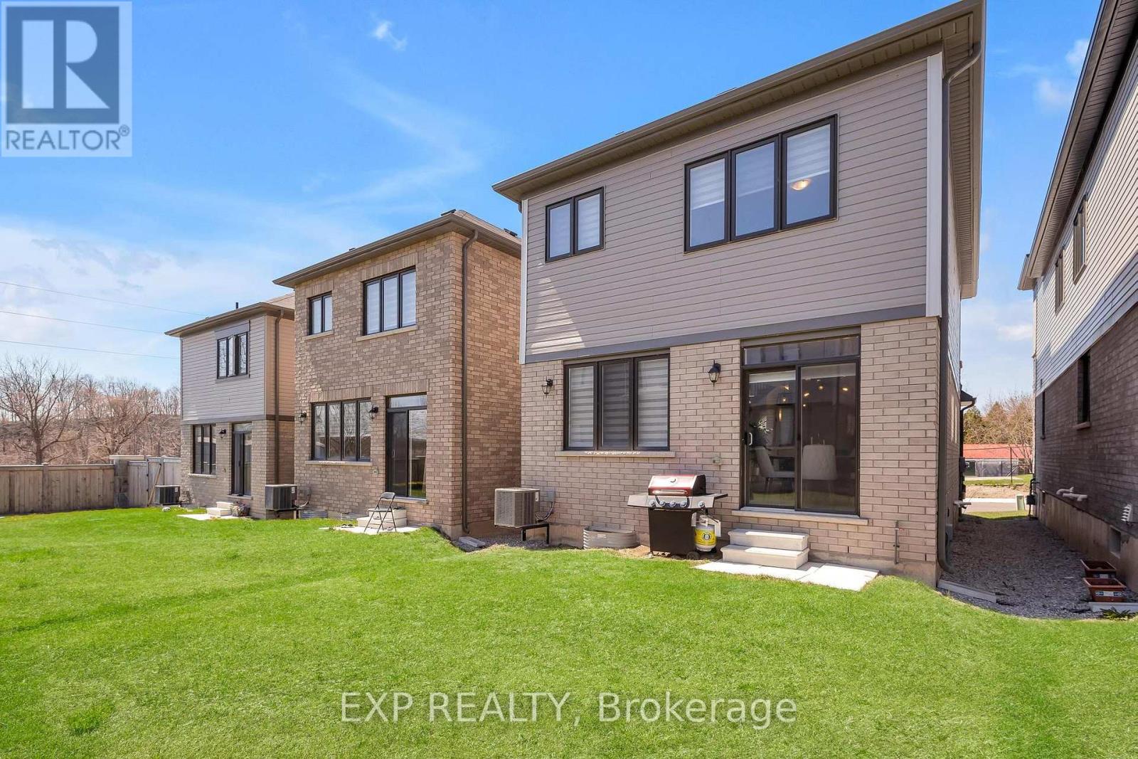 6 Sundin Drive, Haldimand, Ontario  N3W 0H1 - Photo 33 - X12499412