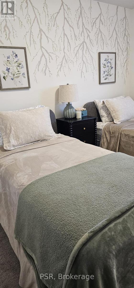 82 Acacia Road, Pelham (Fonthill), Ontario  L0S 1E1 - Photo 24 - X12499418