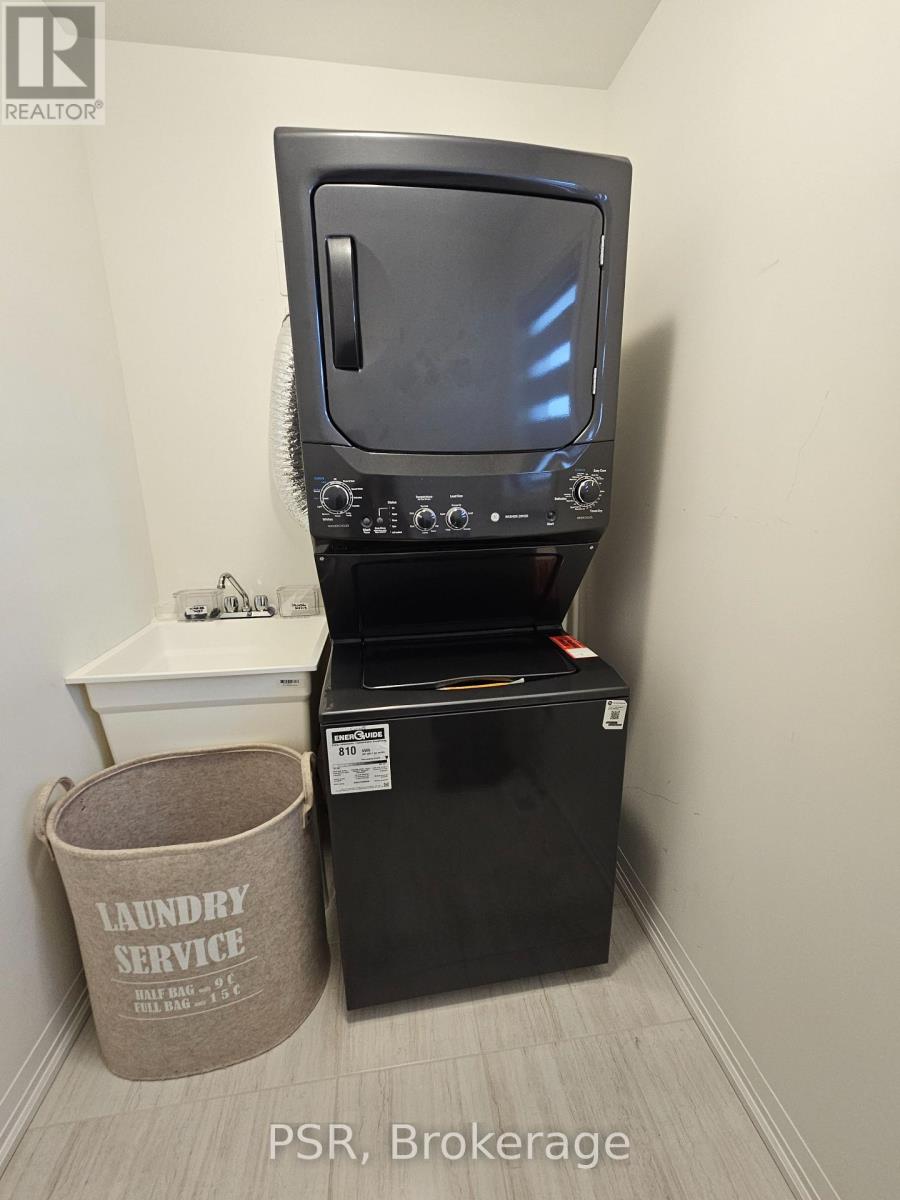 82 Acacia Road, Pelham (Fonthill), Ontario  L0S 1E1 - Photo 30 - X12499418