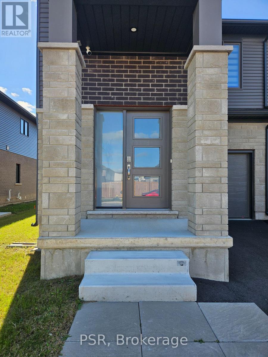 82 Acacia Road, Pelham (Fonthill), Ontario  L0S 1E1 - Photo 4 - X12499418