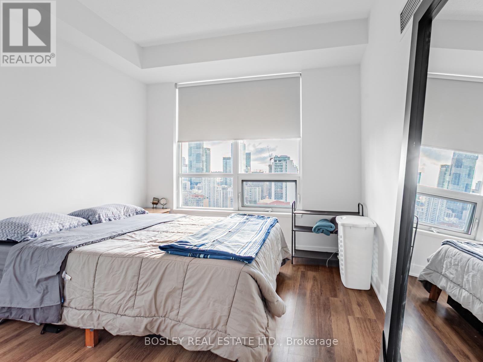 2410 - 120 Homewood Avenue, Toronto, Ontario  M4Y 2J3 - Photo 15 - C12499466