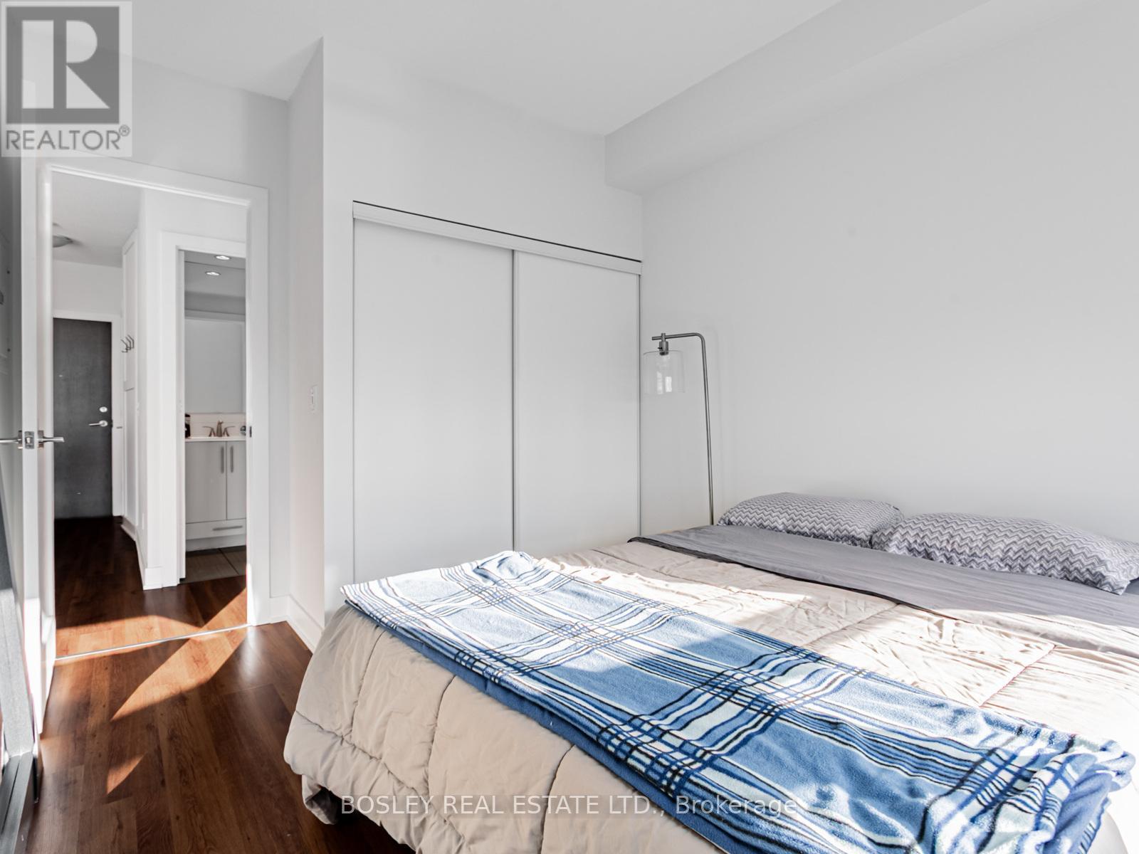 2410 - 120 Homewood Avenue, Toronto, Ontario  M4Y 2J3 - Photo 16 - C12499466