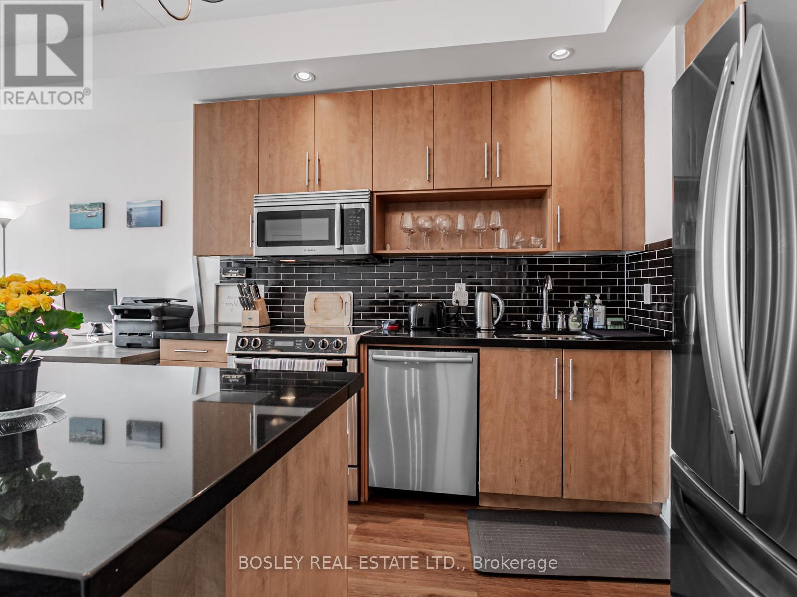 2410 - 120 Homewood Avenue, Toronto, Ontario  M4Y 2J3 - Photo 4 - C12499466