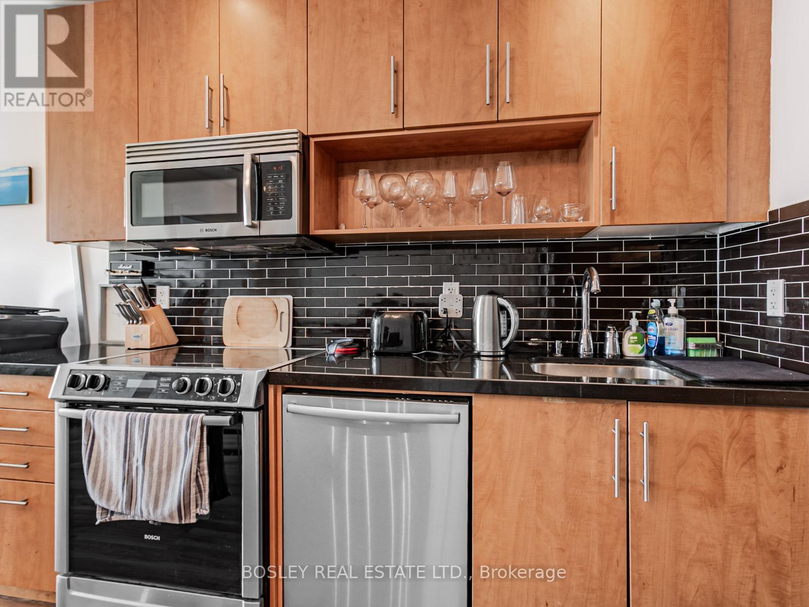 2410 - 120 Homewood Avenue, Toronto, Ontario  M4Y 2J3 - Photo 5 - C12499466