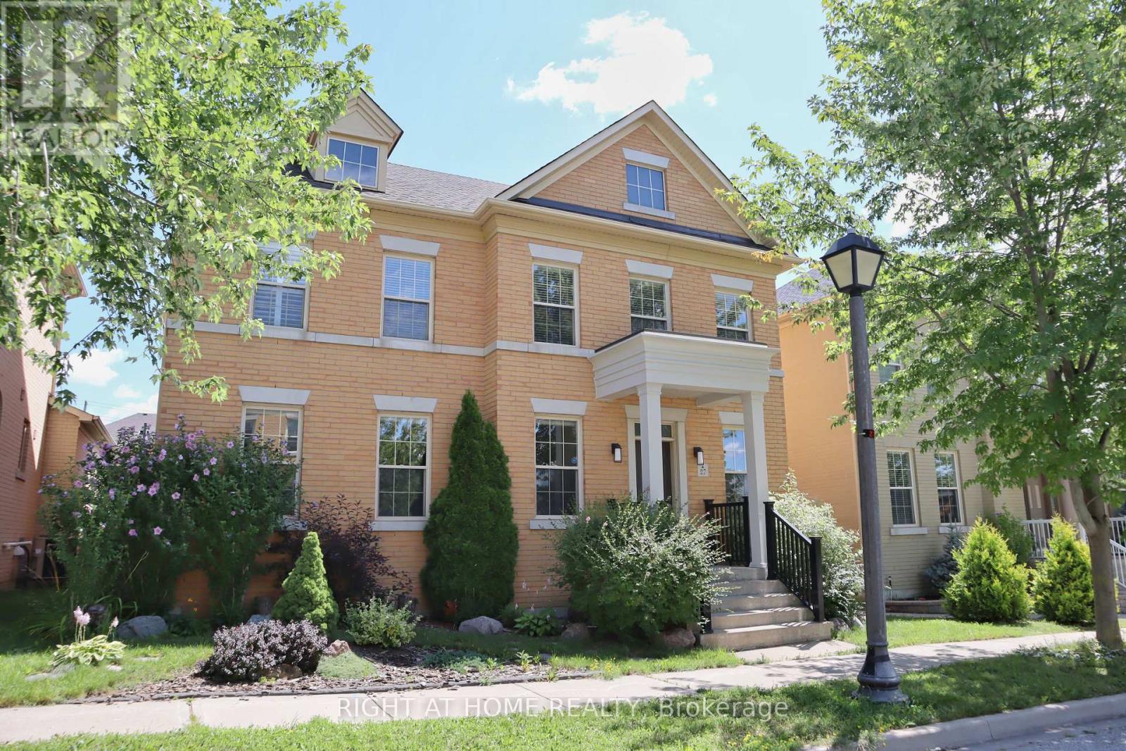 27 Bonheur Road, Markham, Ontario  L6C 0A3 - Photo 2 - N12499482