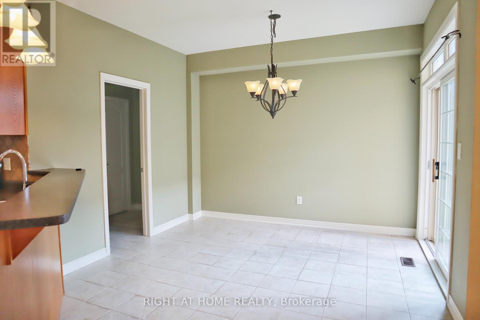 27 Bonheur Road, Markham, Ontario  L6C 0A3 - Photo 9 - N12499482