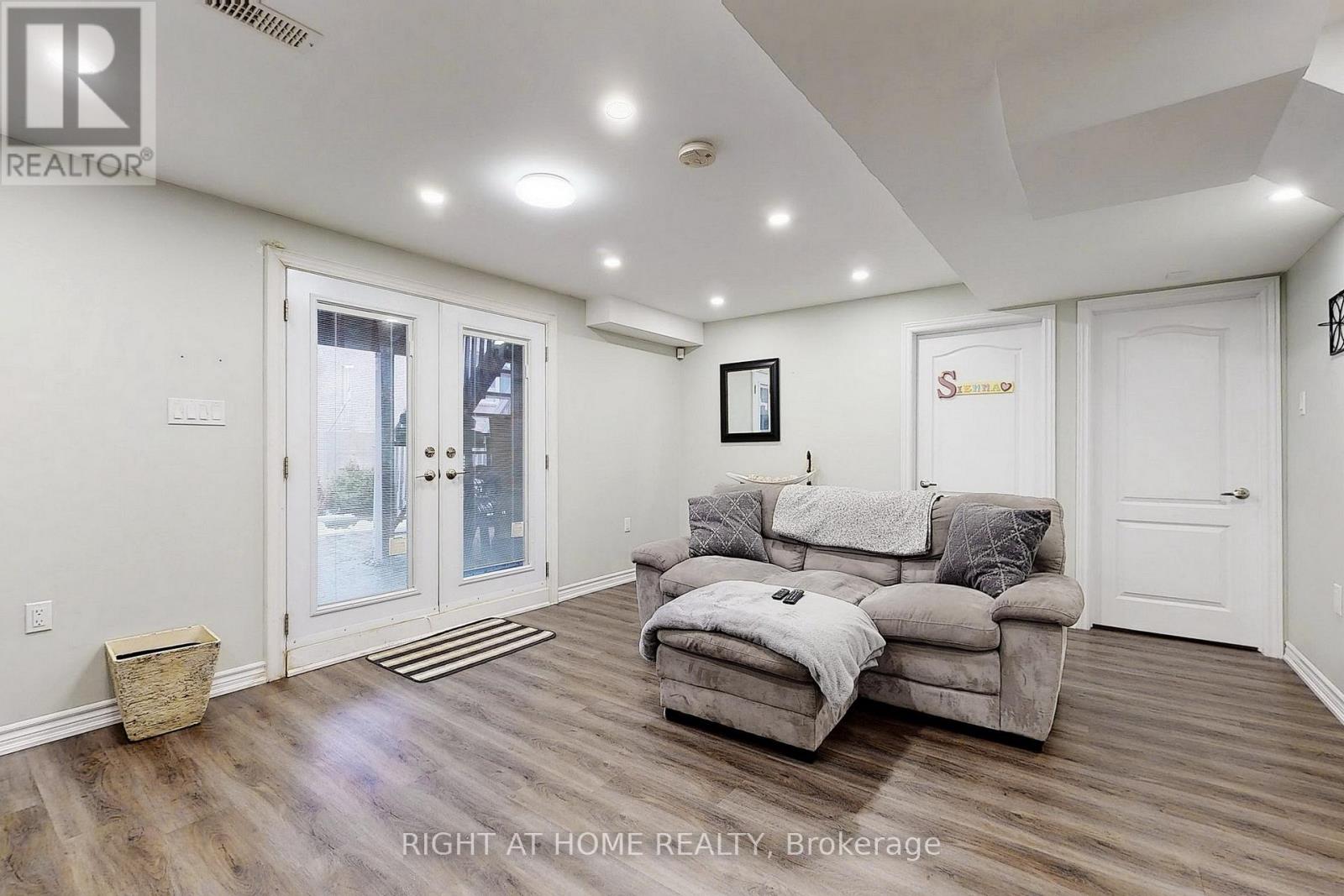 Basement - 90 Maplebank Crescent, Whitchurch-Stouffville, Ontario  L4A 0R8 - Photo 7 - N12499492