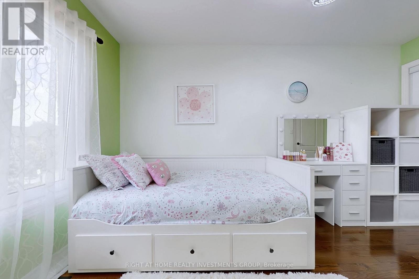 194 Tom Taylor Crescent, Newmarket, Ontario  L3X 3E9 - Photo 12 - N12499506