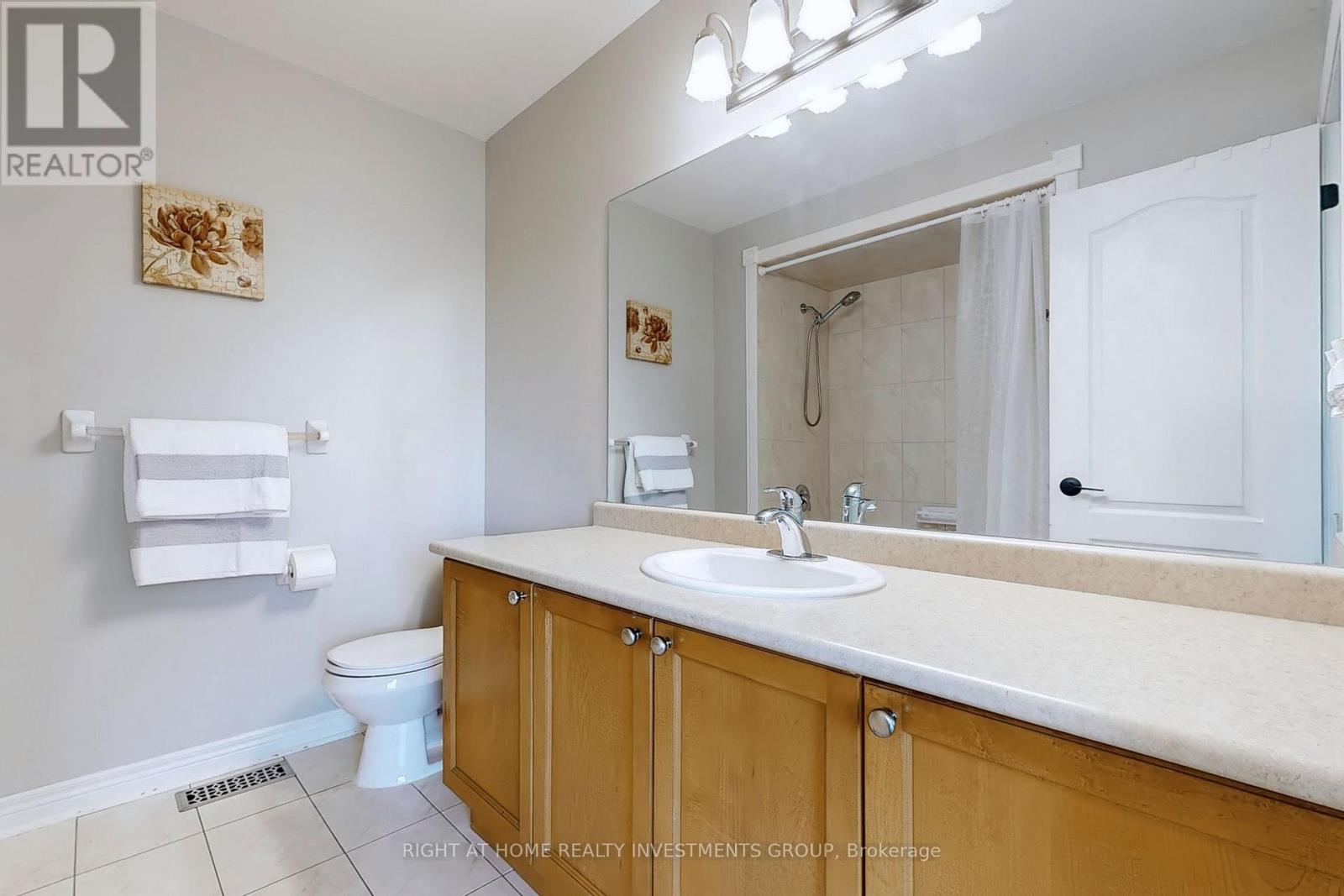 194 Tom Taylor Crescent, Newmarket, Ontario  L3X 3E9 - Photo 14 - N12499506