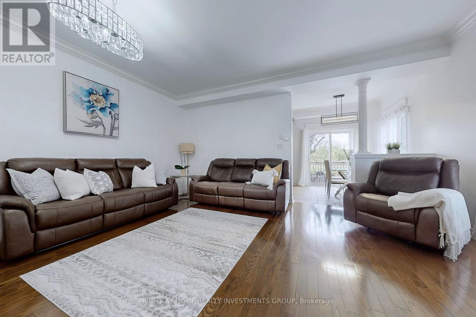 194 Tom Taylor Crescent, Newmarket, Ontario  L3X 3E9 - Photo 2 - N12499506