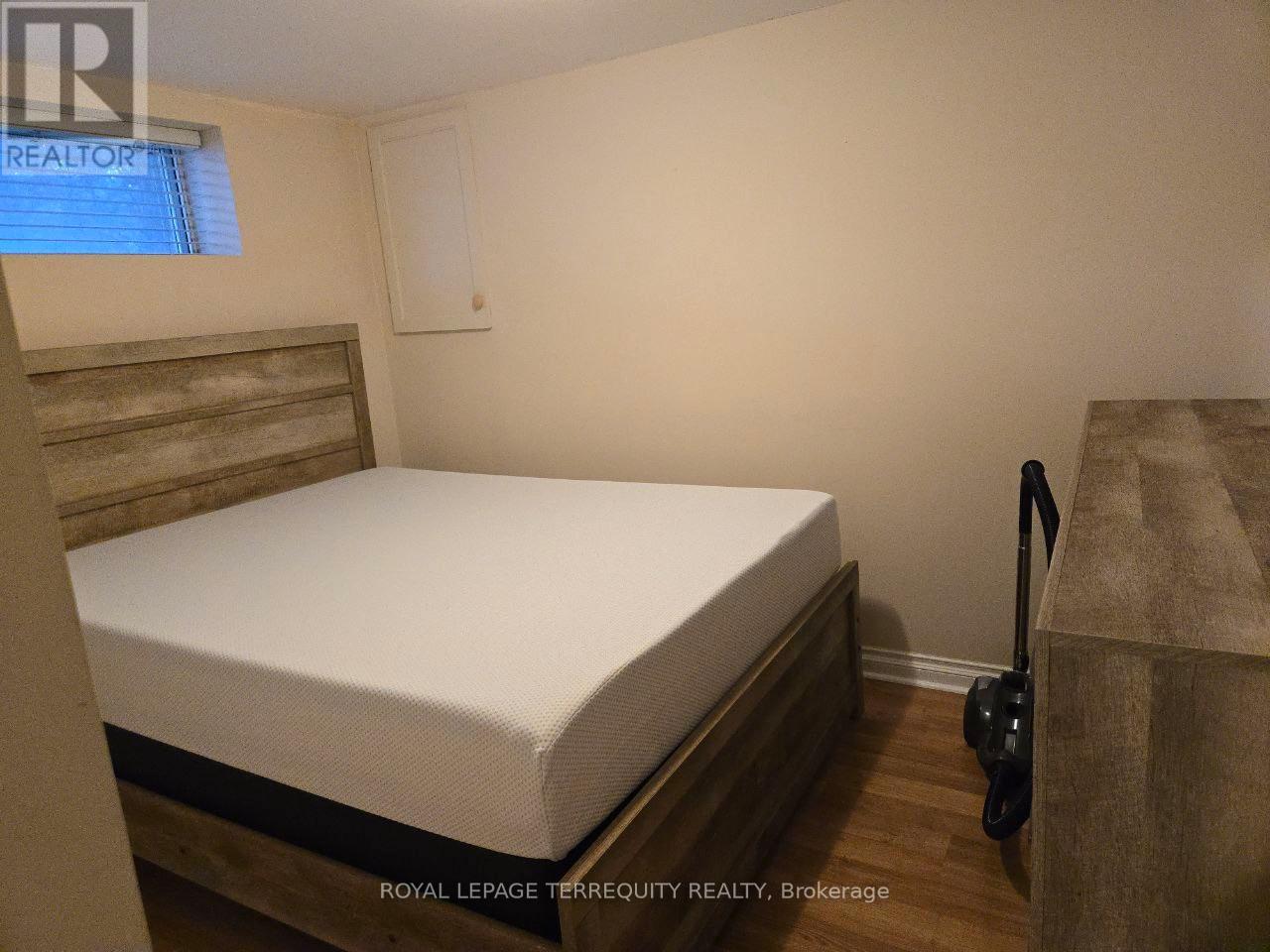 Basement - 323 Towercrest Drive, Newmarket, Ontario  L3Y 1C3 - Photo 9 - N12499514