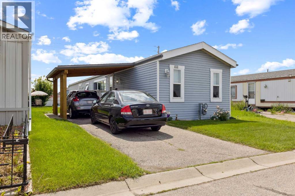 122 Erin Woods Circle SE, Calgary, Alberta