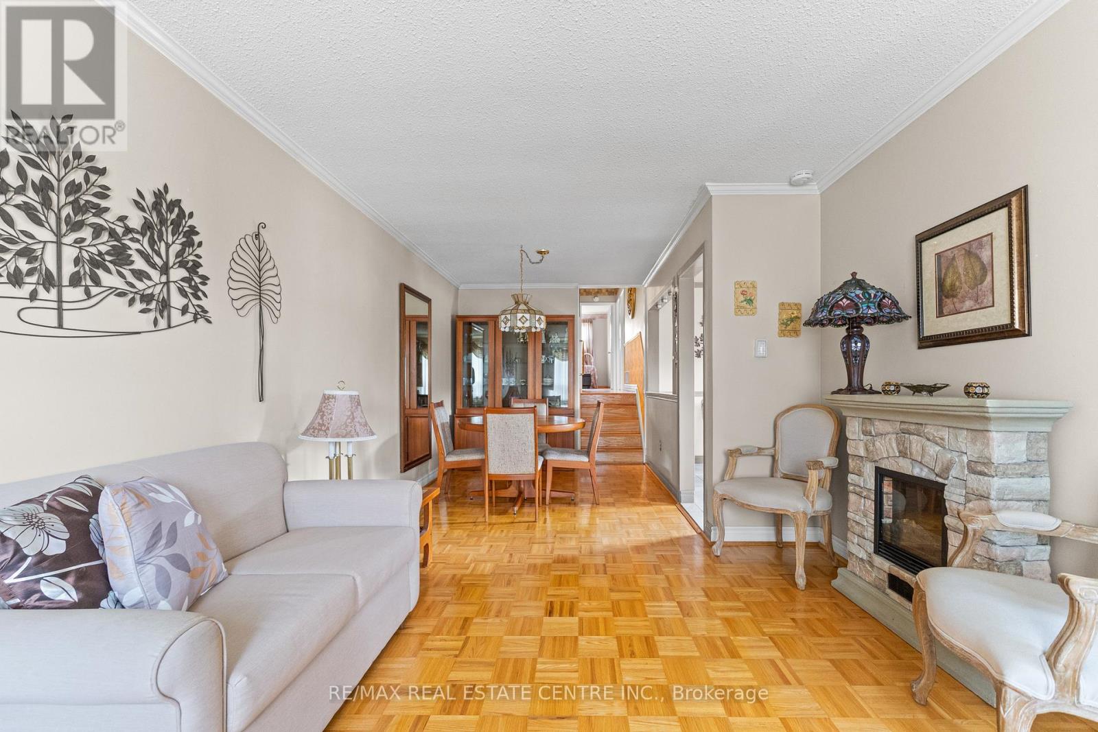 48 Marblehead Crescent, Brampton, Ontario  L6S 2V1 - Photo 4 - W12497652