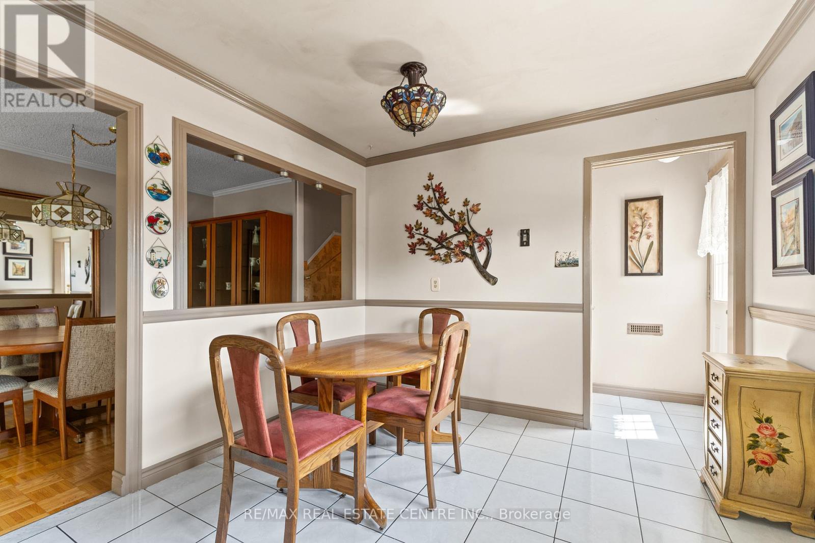 48 Marblehead Crescent, Brampton, Ontario  L6S 2V1 - Photo 12 - W12497652