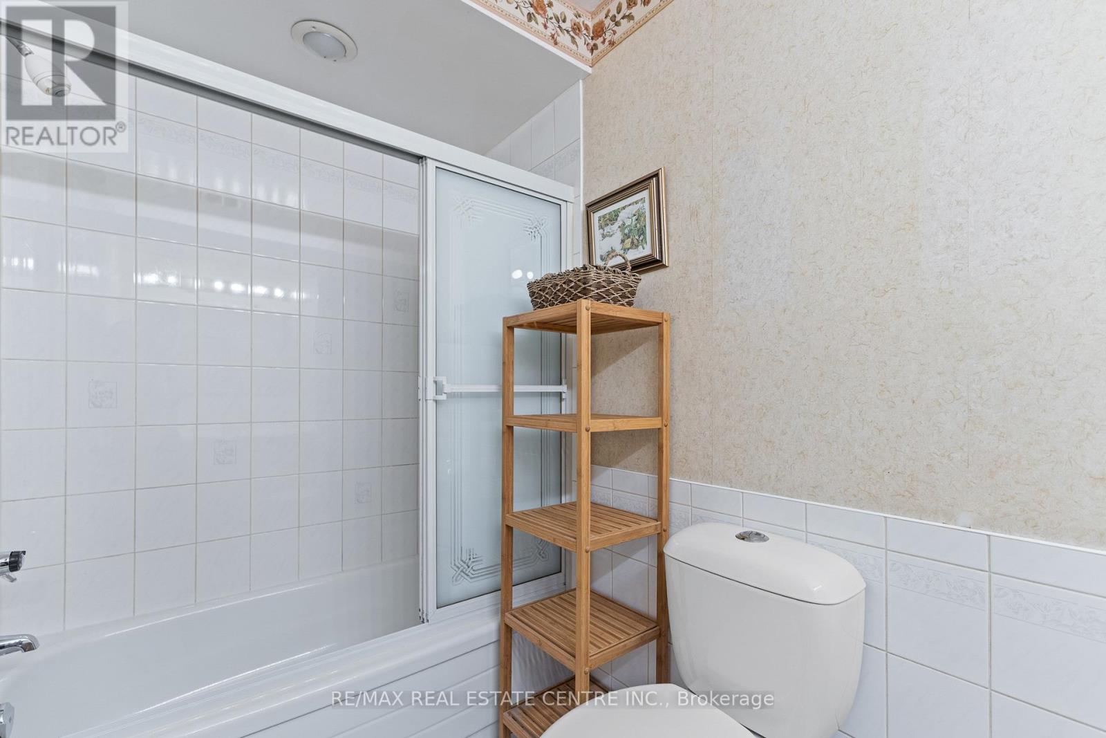 48 Marblehead Crescent, Brampton, Ontario  L6S 2V1 - Photo 18 - W12497652